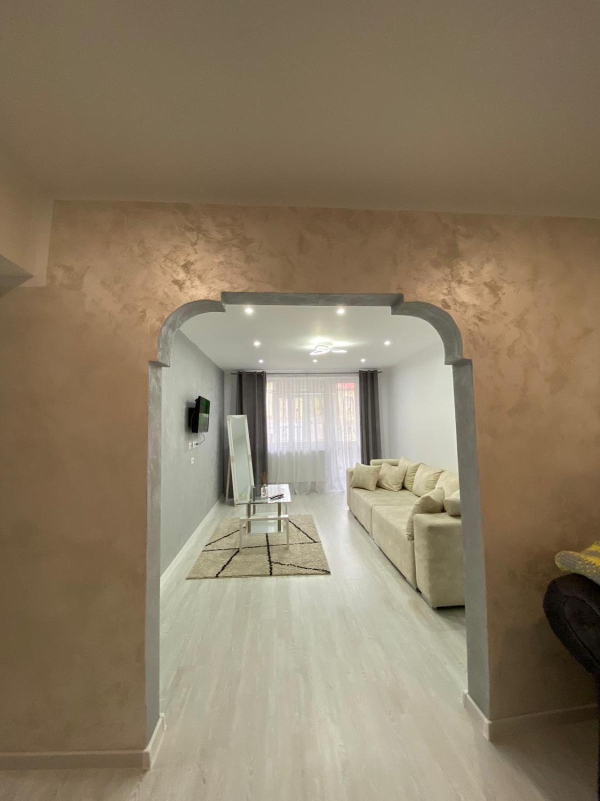 Sorinaapartament Targu Neamt Luaran gambar