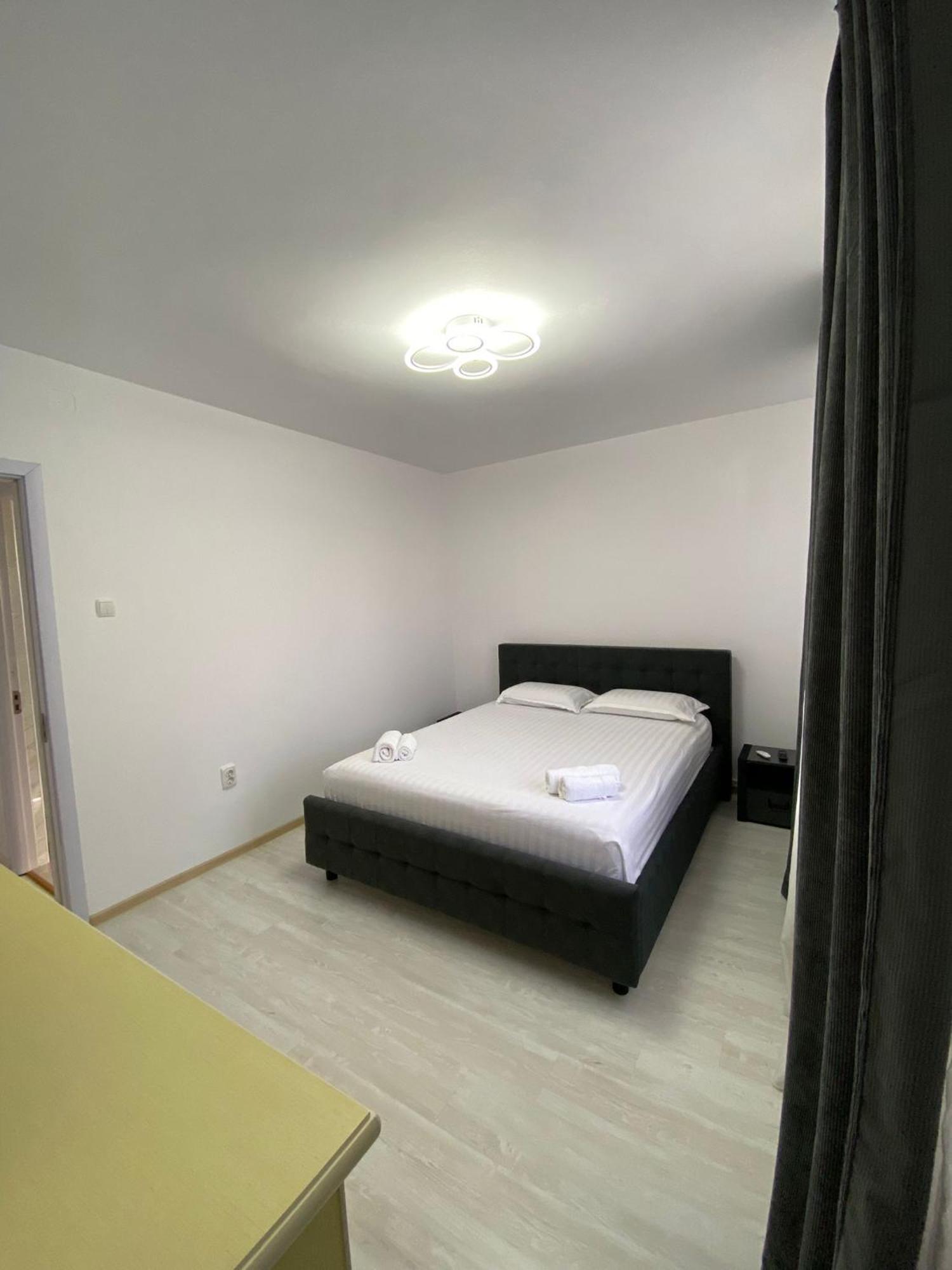 Sorinaapartament Targu Neamt Luaran gambar