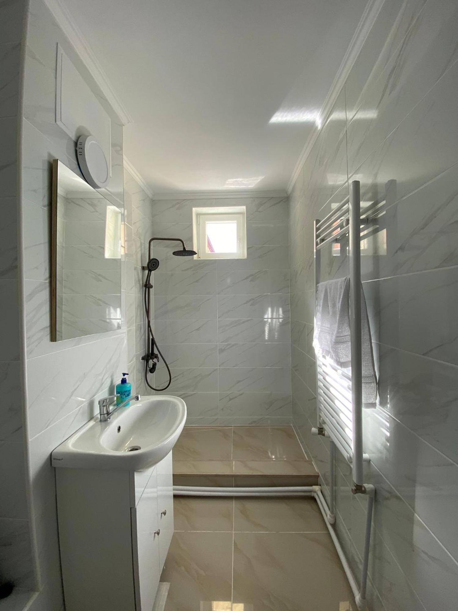 Sorinaapartament Targu Neamt Luaran gambar
